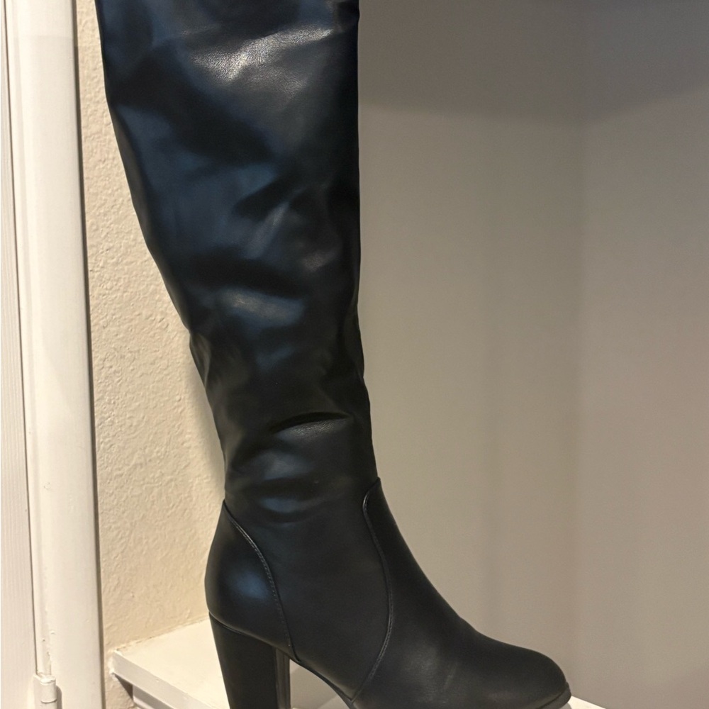 Dream Pairs Midleg Block Heel Boots Woman's 7 Black (WORN 2X) - Picture 2 of 13